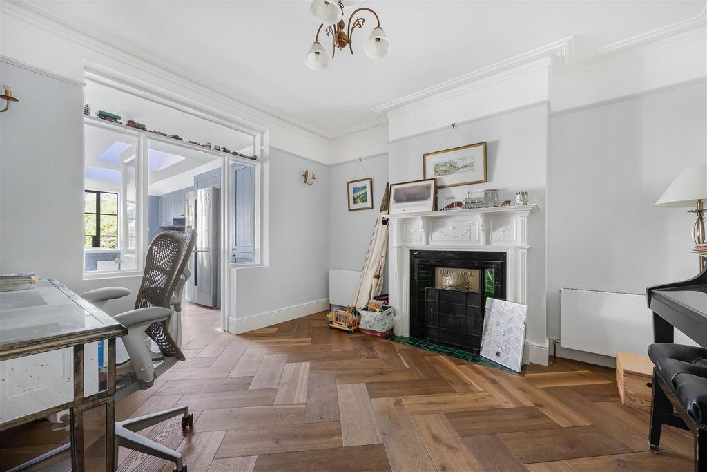 Property photo 3 of 42