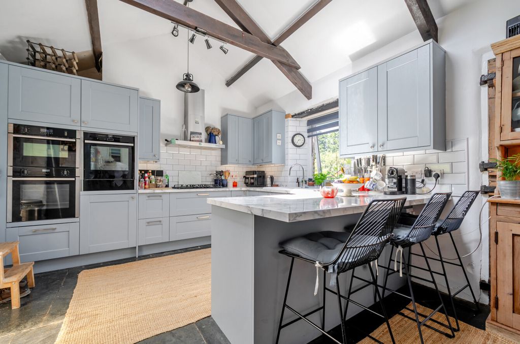 Property photo 3 of 29 1481396-14-6A3Abe...