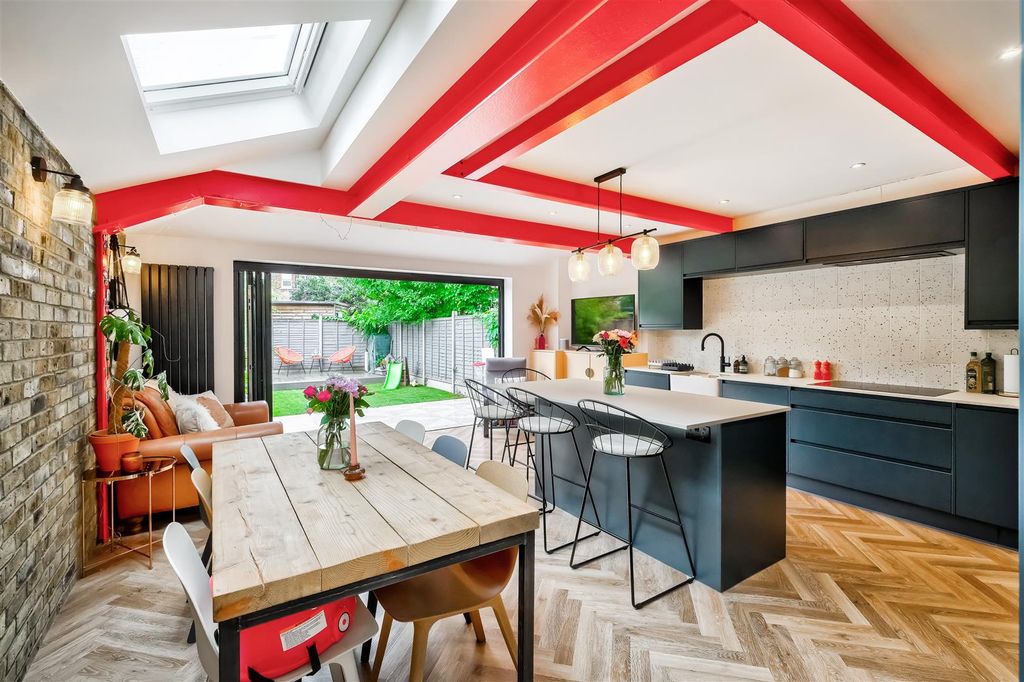 Property photo 1 of 24