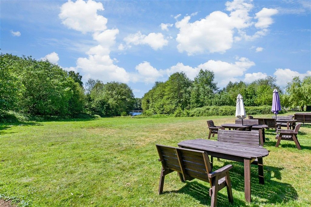 Property photo 2 of 14 Communal Gardens