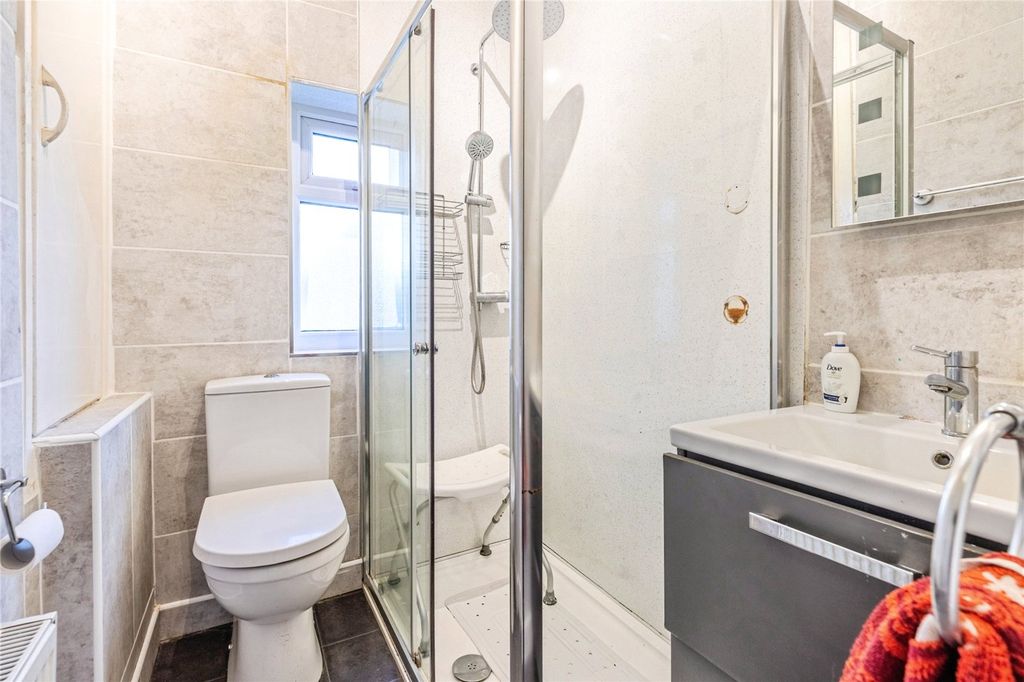 Property photo 2 of 17 Picture No. 24