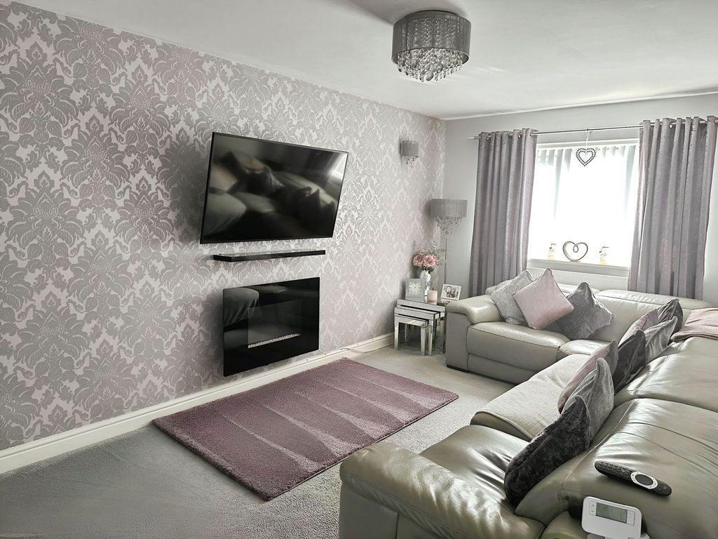 Property photo 2 of 34