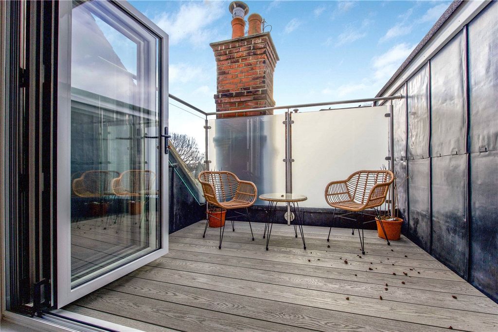 Property photo 2 of 16 Picture No. 61