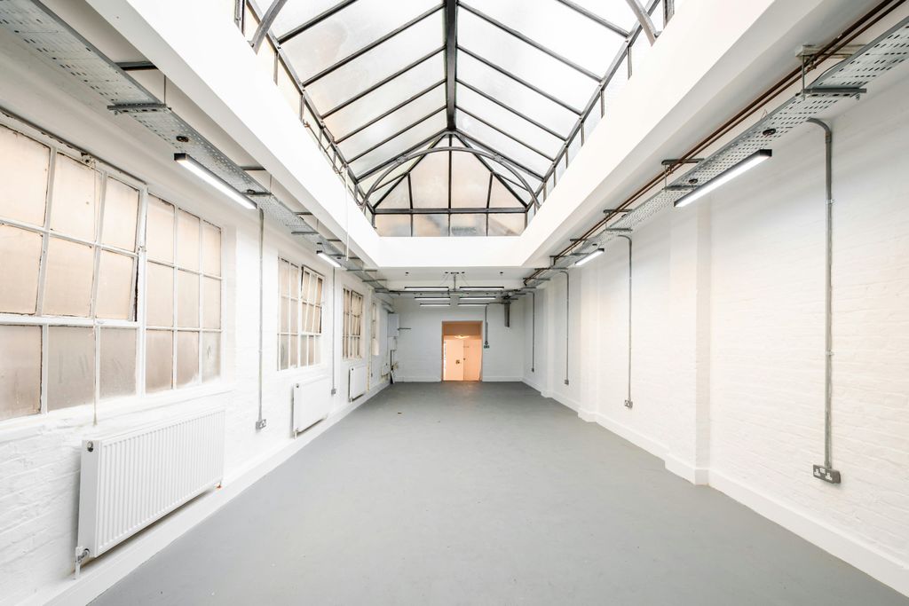 Property photo 2 of 35 Hackney Rd 237  Low Res 19.Jpg