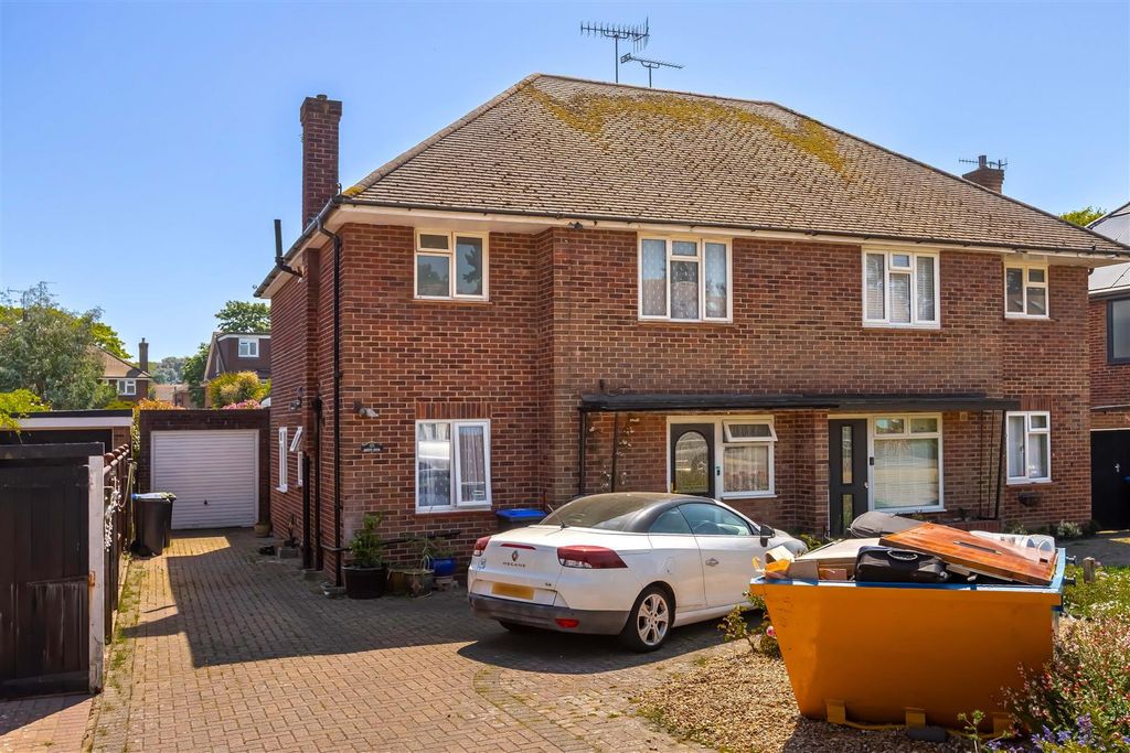 Property photo 1 of 17 Raleigh Crescent_19.Jpg
