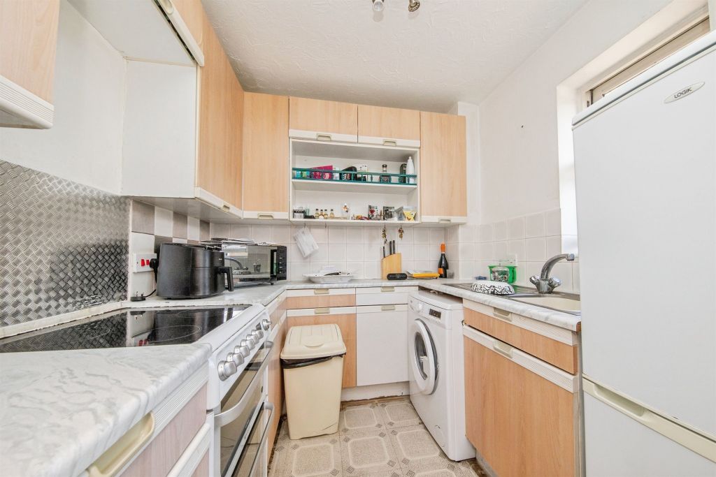 Property photo 3 of 14