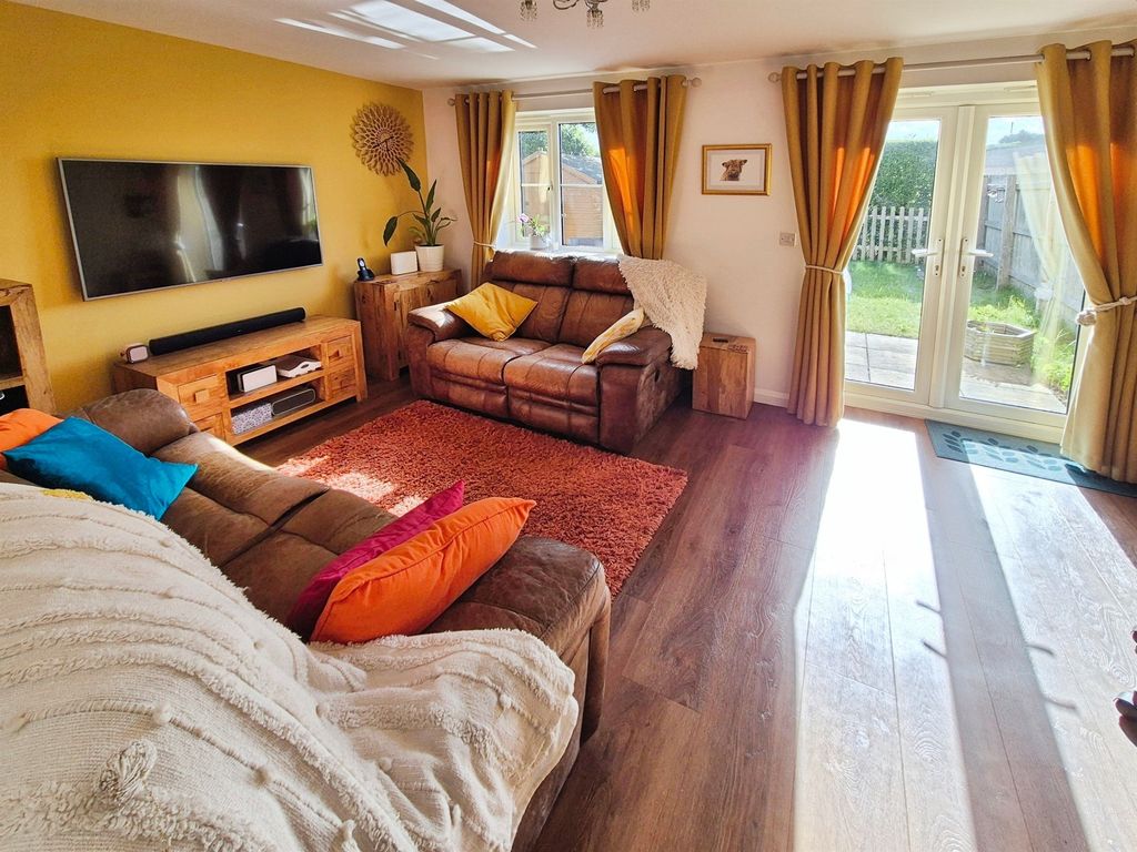 Property photo 2 of 11