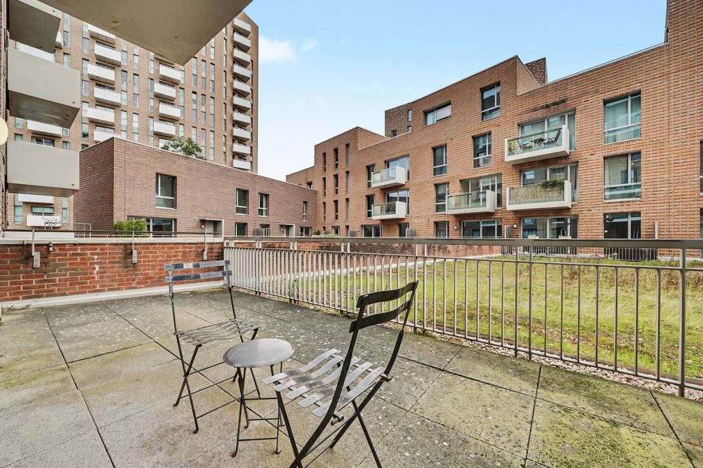 Property photo 3 of 12