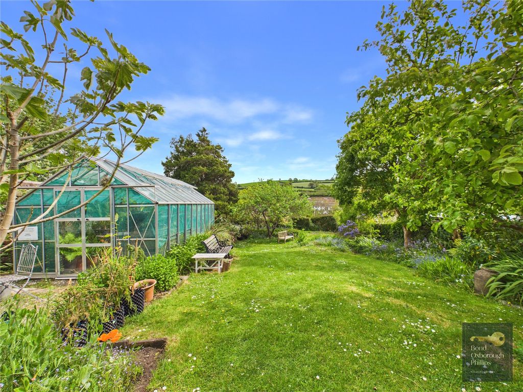 Property photo 2 of 42 Picture No. 03