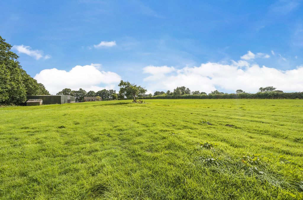 Property photo 3 of 25