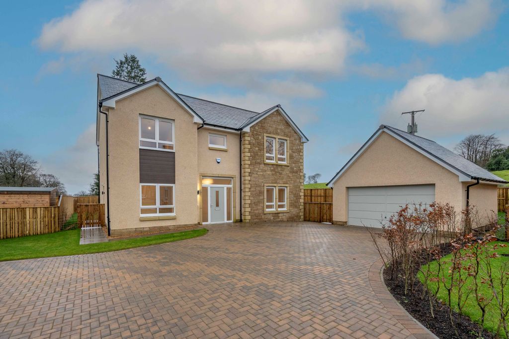 Property photo 2 of 32