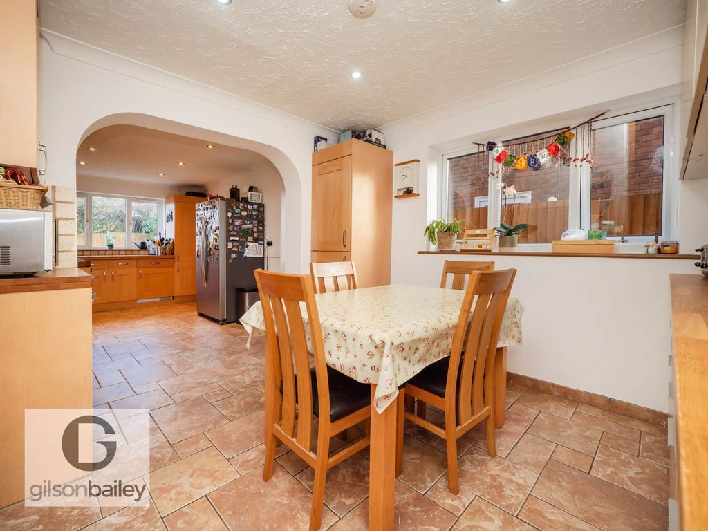 Property photo 3 of 32