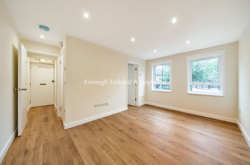 Property photo 2 of 15 5100Fff2-cd5F-4d0F-A