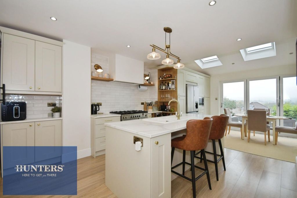 Property photo 3 of 21 Kitchen Diner 01.Jpg