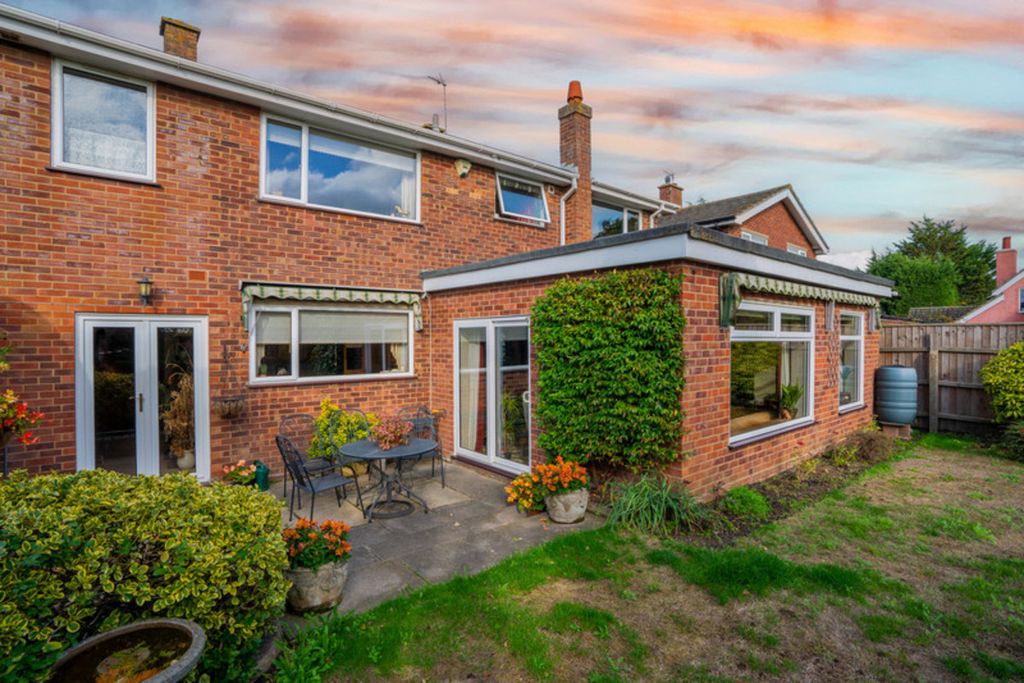 Property photo 2 of 25