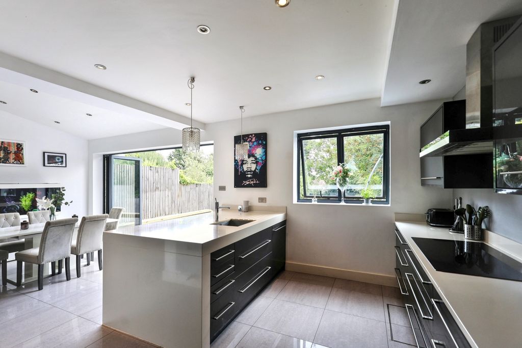 Property photo 3 of 20 Img_6807