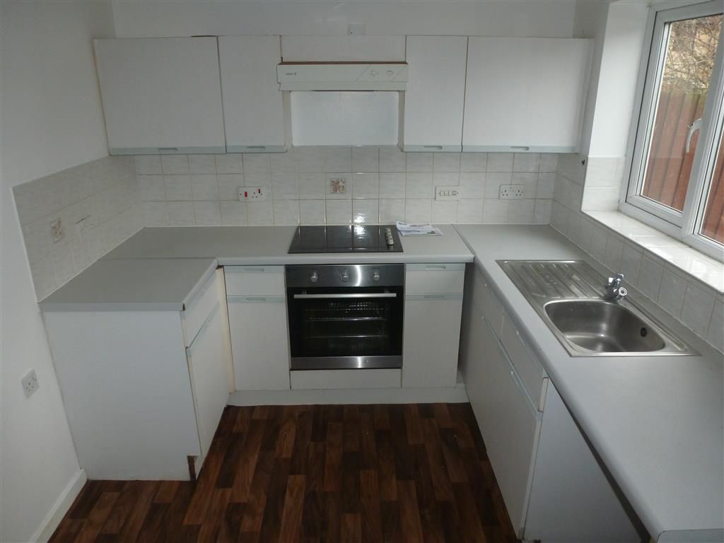 Property photo 3 of 6 Kitchen