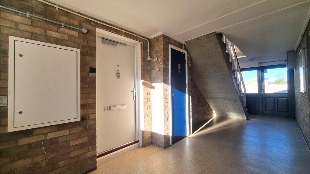 Property photo 3 of 12