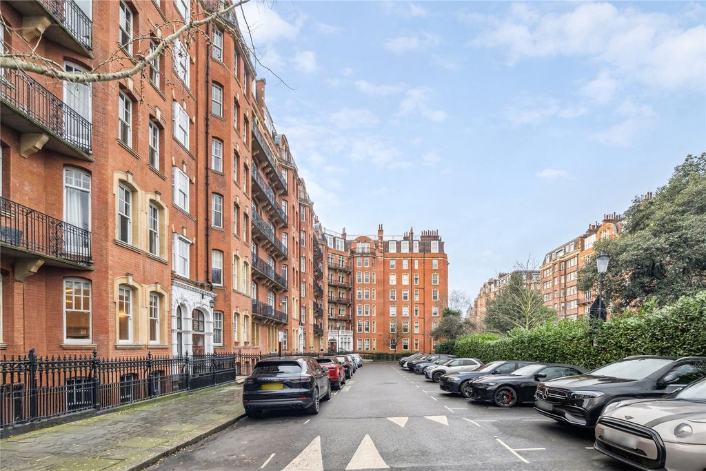 Property photo 2 of 21 Picture No. 41