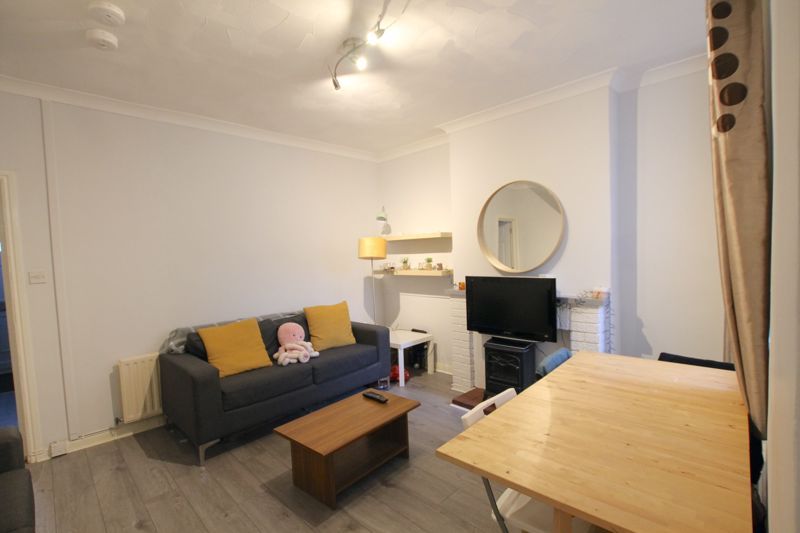 Property photo 3 of 12 Photo 11