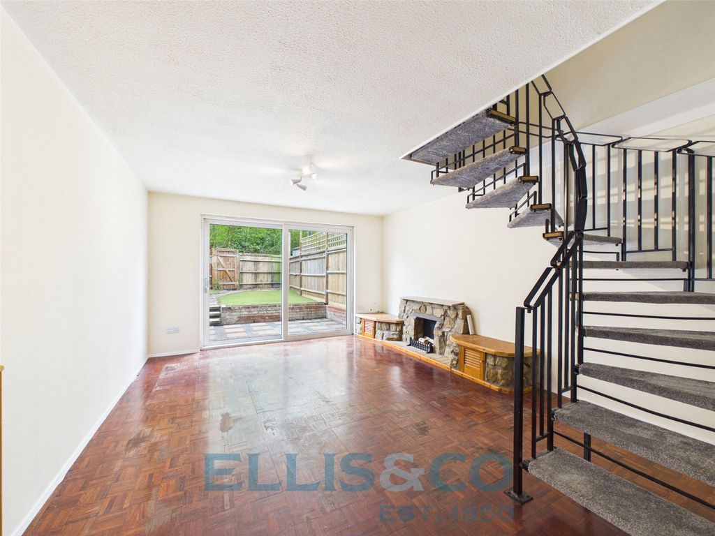 Property photo 3 of 10 Picture No. 12