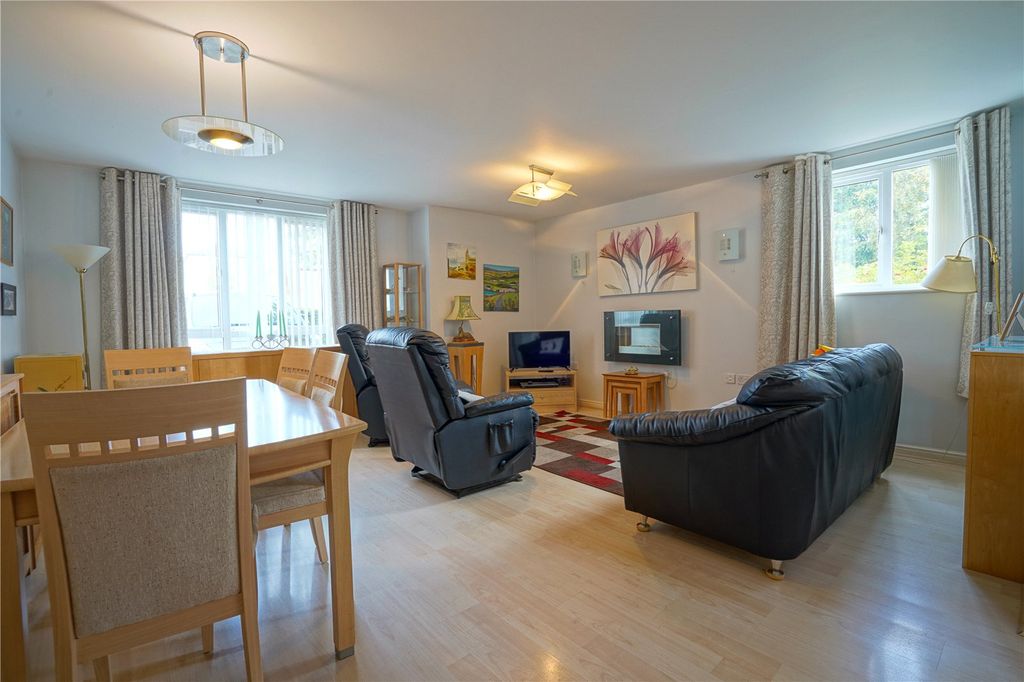 Property photo 2 of 11 Picture No. 06