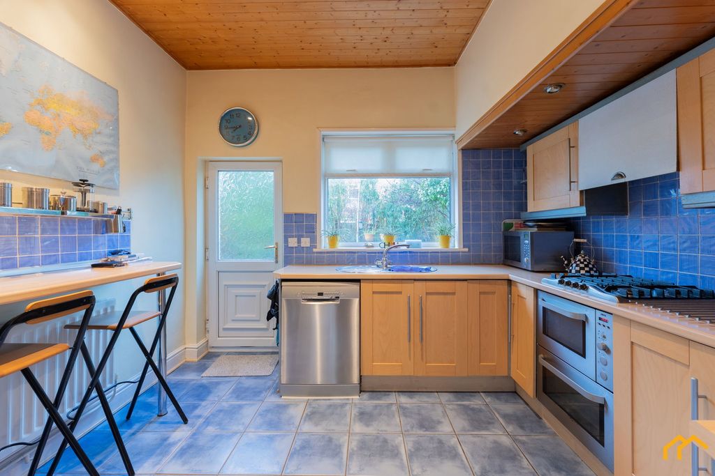 Property photo 1 of 31