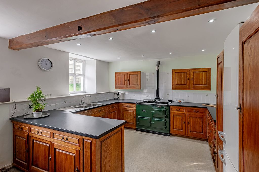 Property photo 2 of 54