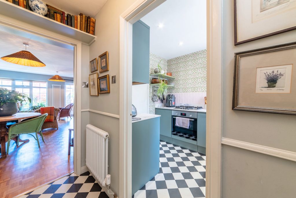 Property photo 3 of 24