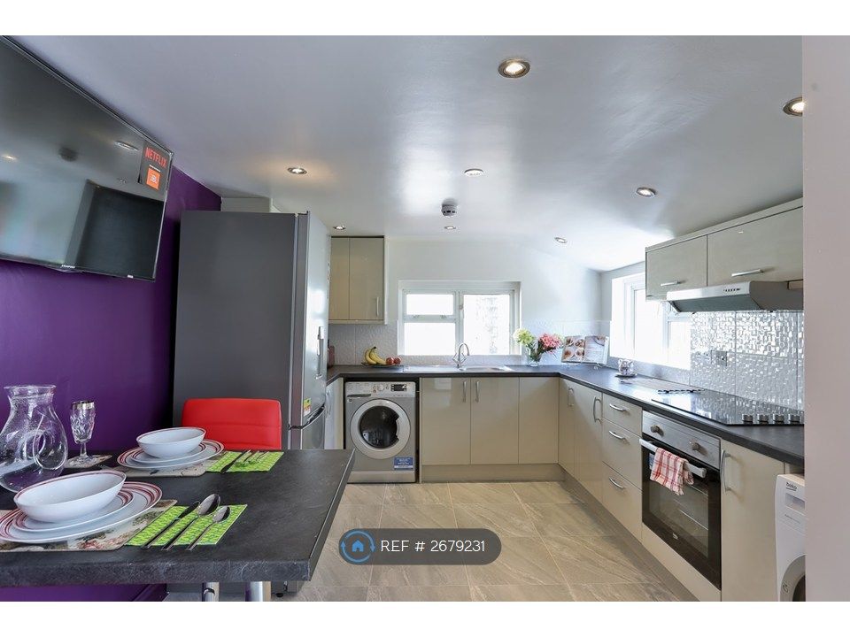 Property photo 3 of 23 Double Kitchen Diner So Never Left Waiting