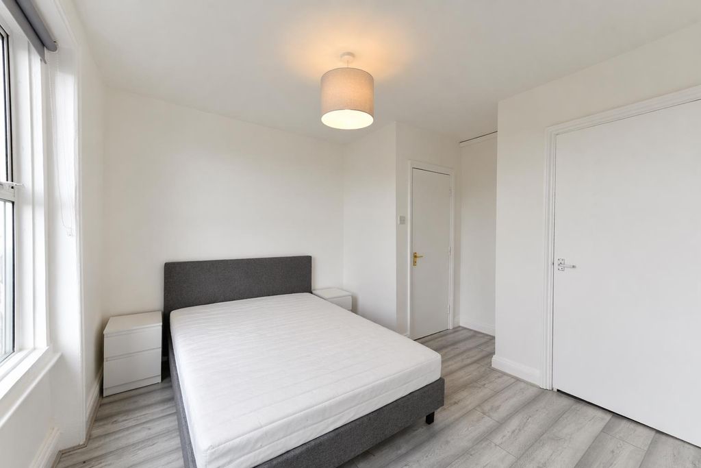 Property photo 3 of 3 Kilburn Park 91 3 .Png