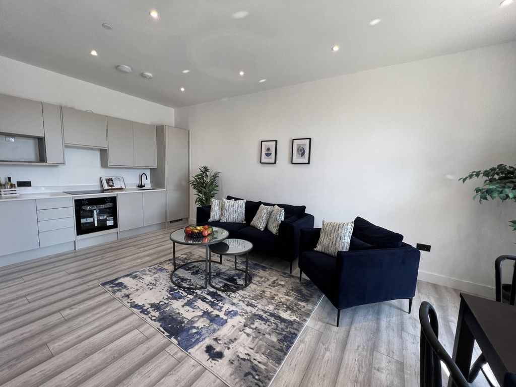 Property photo 1 of 14 View Now Flat 14  Alice Court High Street, Edgware, Ha8