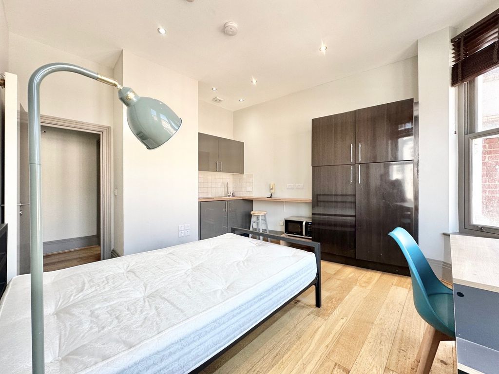 Property photo 3 of 10 Gallery
