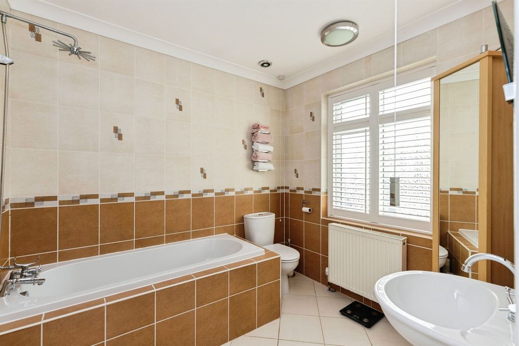 Additional image 6 of 5 bed detached house for saleWestwood Avenue, March PE15