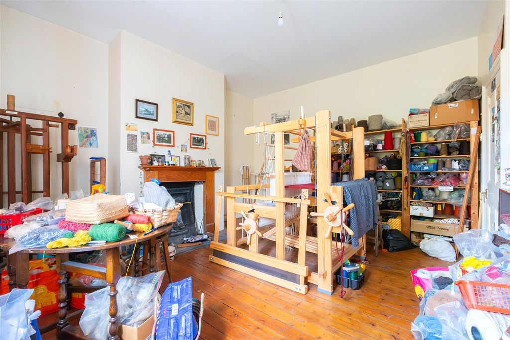 Property photo 2 of 10 Living Room