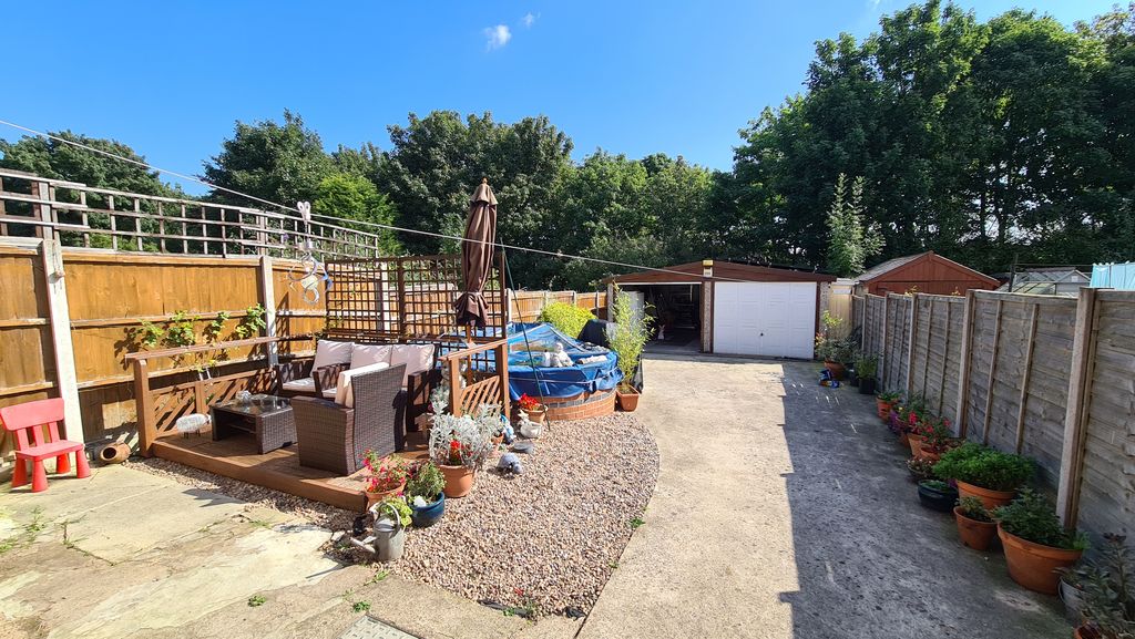 Property photo 2 of 21