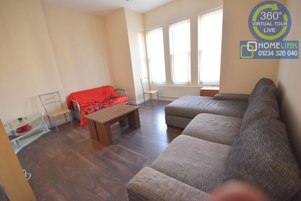 Property photo 2 of 9