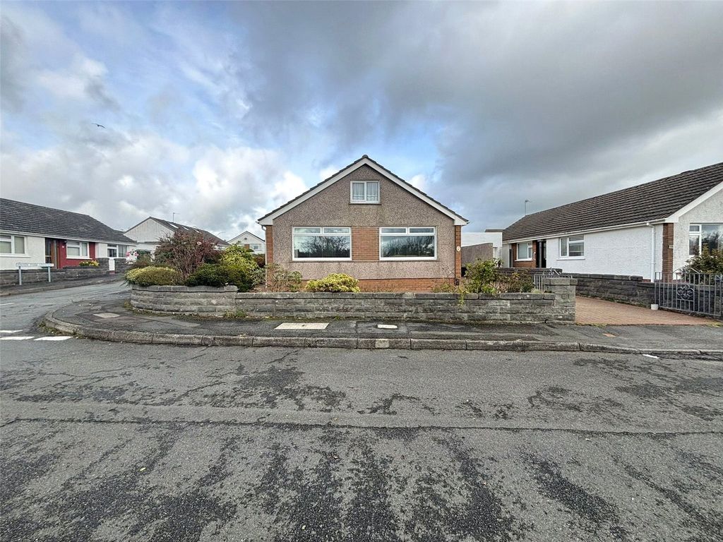 Property photo 2 of 27 Picture No. 25