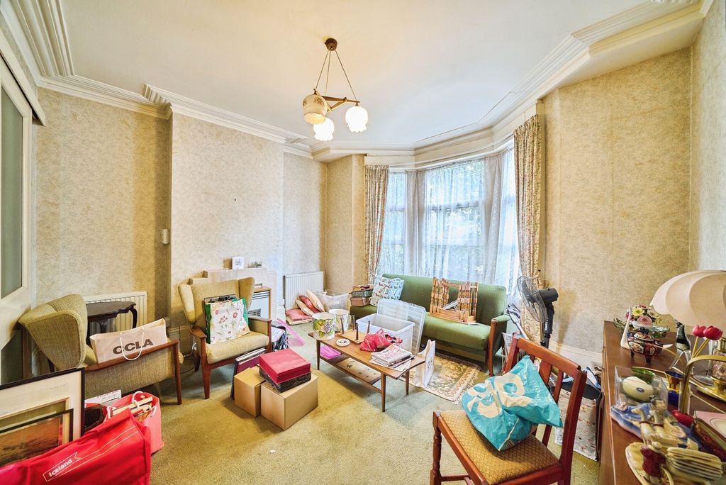 Property photo 2 of 33 Pbox-Img.Jpg