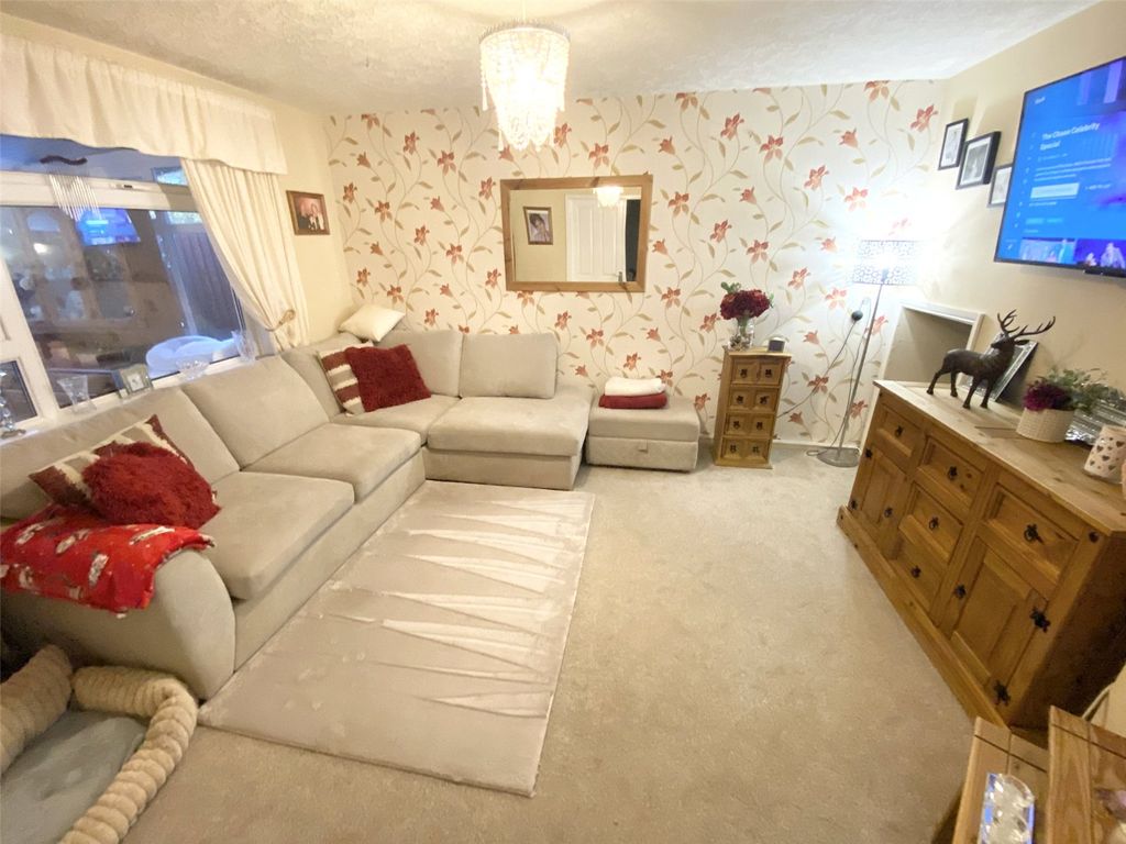 Property photo 3 of 25 Picture No. 05