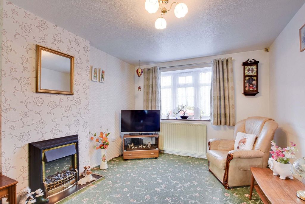 Property photo 3 of 25