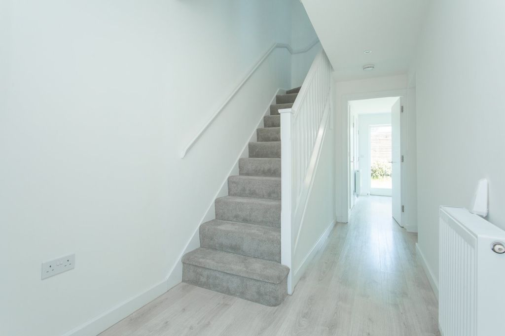 Property photo 3 of 19 Picture No. 03