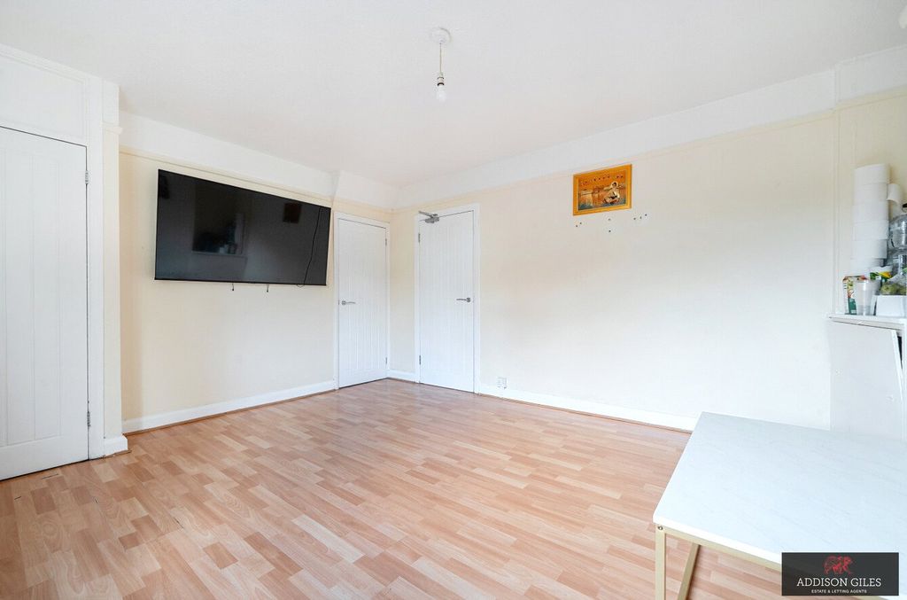 Property photo 2 of 17 Picture No. 13