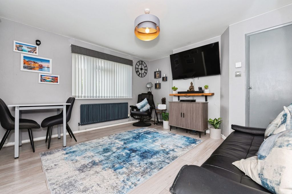 Property photo 2 of 19 Pbox-Img.Jpg
