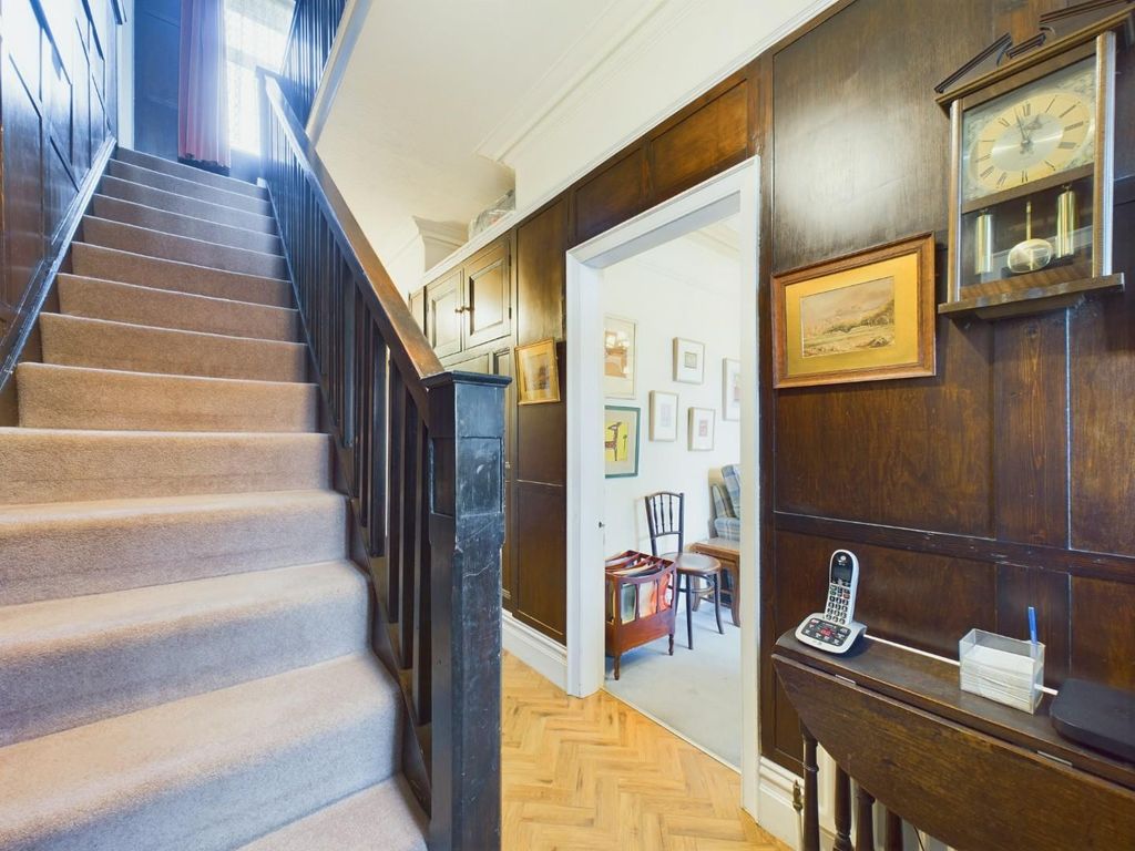 Property photo 3 of 47 Hallway
