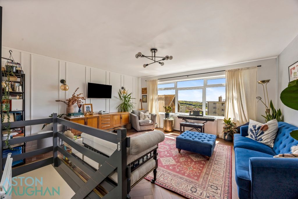 Property photo 1 of 16 5166292