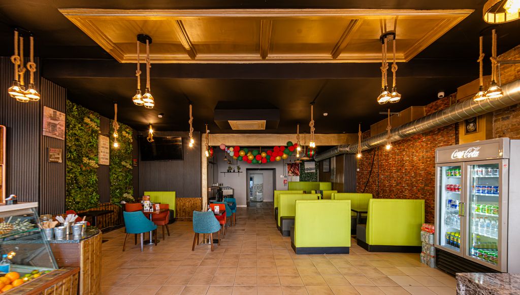 Property photo 2 of 15 Stroud Green Road 137-002