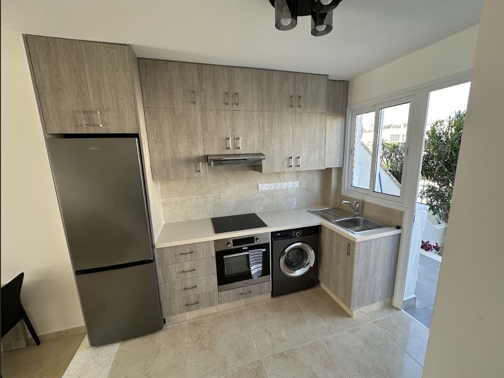 Property photo 2 of 26