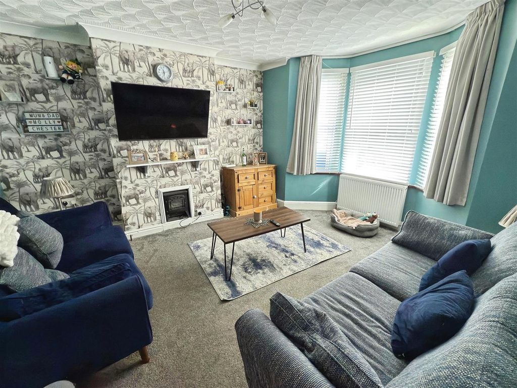 Property photo 2 of 12 Burton St  (11).Jpg