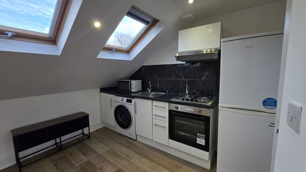 Property photo 3 of 16 Photo 9